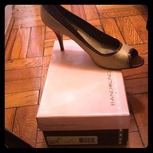 Menat/DarkBrown fabric peep-toe heel